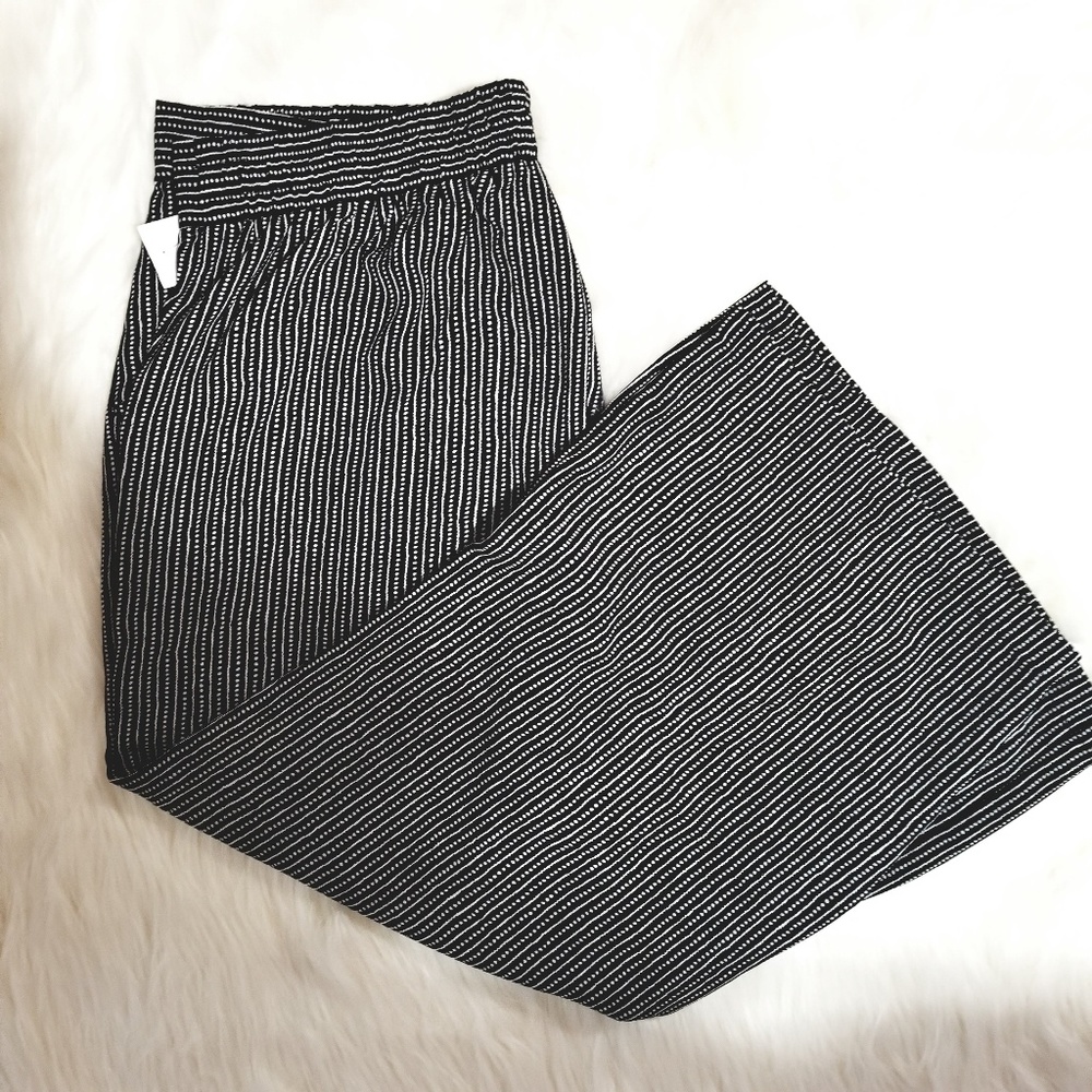 NWT Max Studio wide leg crepe cropped pants L -D5